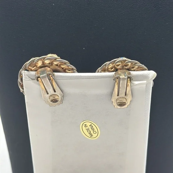 Vintage floral cluster clip on statement earrings mid century - Picture 4 of 9